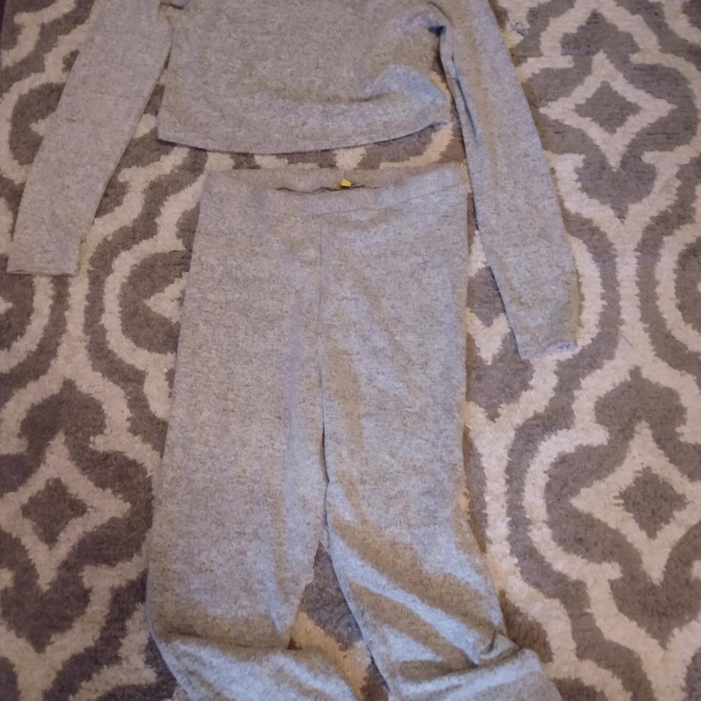 Daisy 2 Piece jogging and crop top workout set